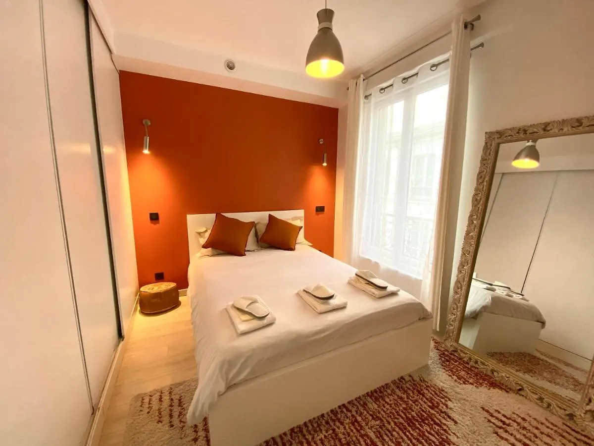 Le Voltaire Apartment - Paris Center