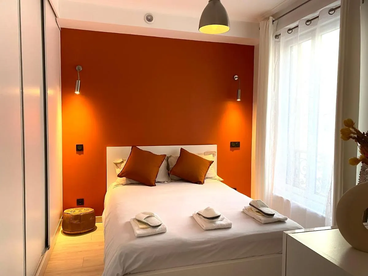 Le Voltaire Apartment - Paris Center
