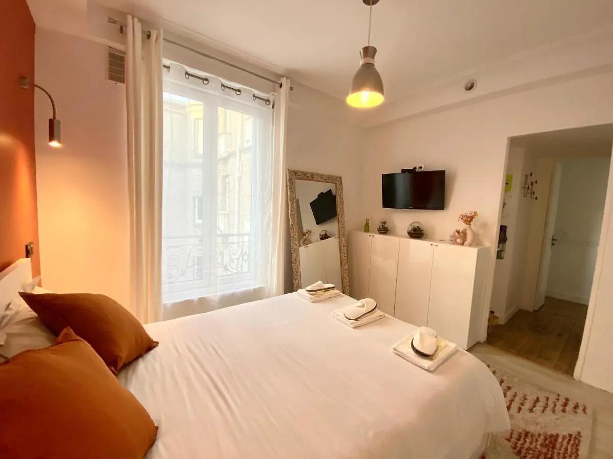 Le Voltaire Apartment - Paris Center 0*,  France
