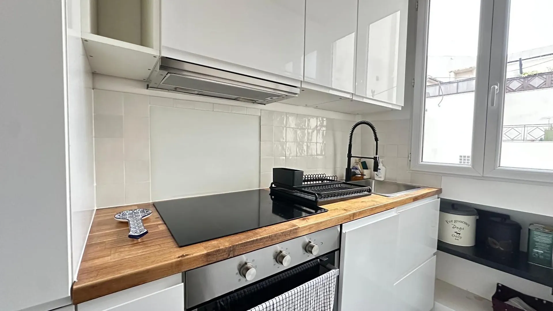 Le Voltaire Apartment - Paris Center