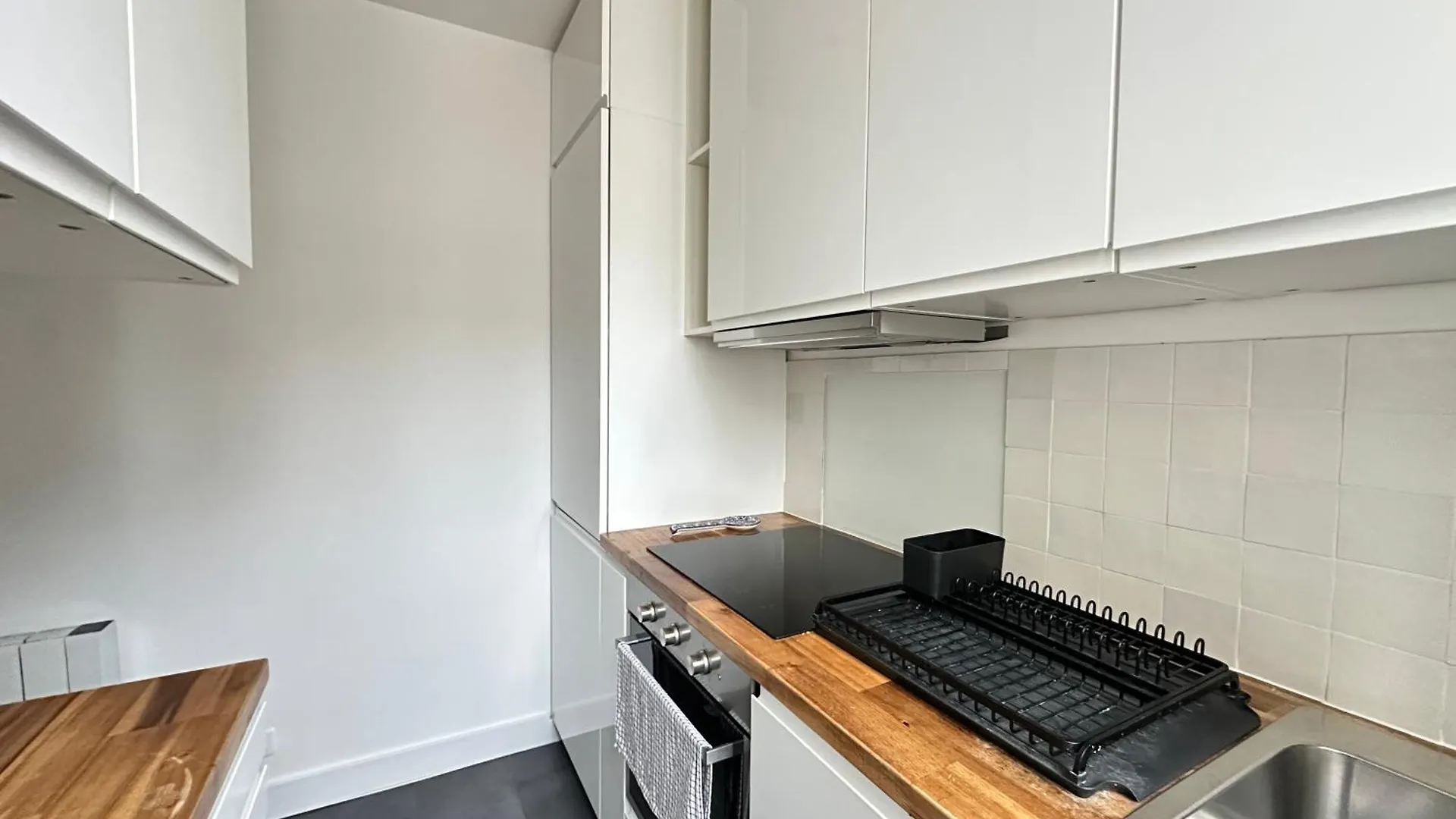 Le Voltaire Apartment - Paris Center France